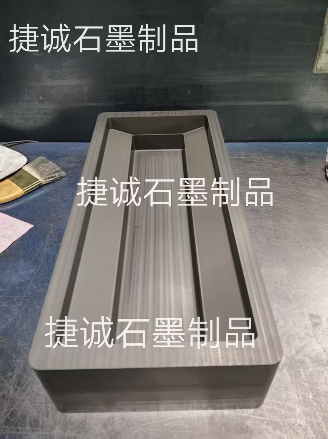 石墨油槽，鑄錠石墨油槽，高純石墨油槽，多槽石墨油槽，耐高溫石墨油槽，金銀鑄錠石墨模具，石墨油槽石墨鑄錠槽，石墨油槽生產(chǎn)廠家